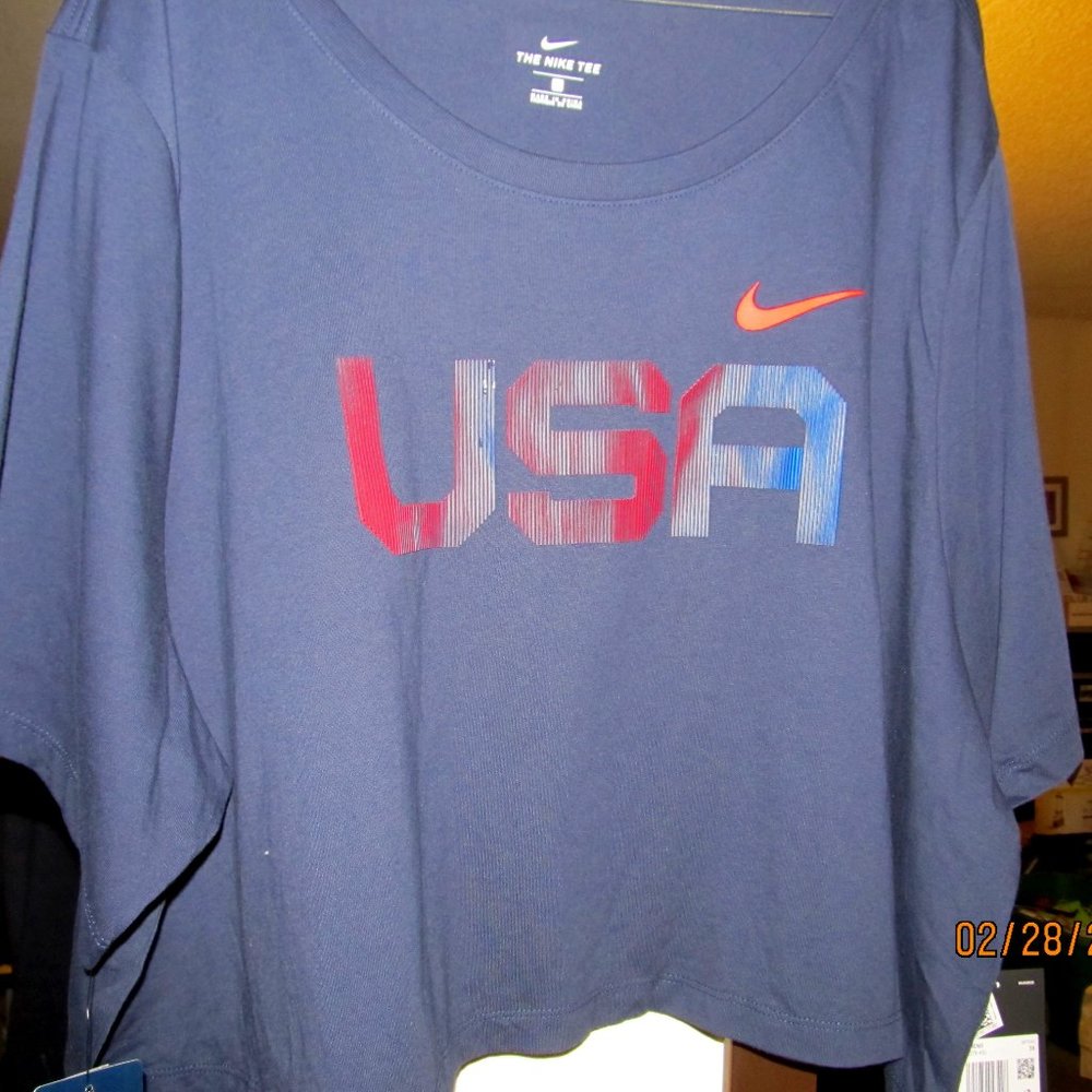 Nike Cropped USA T-Shirt
